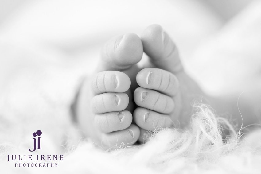 newborn photography feet
