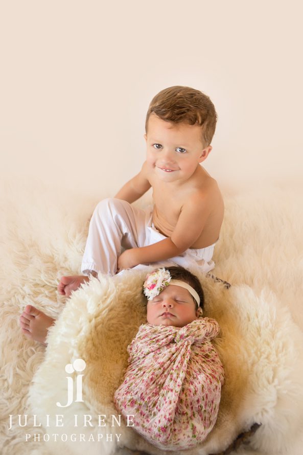 newborn photography brother and newborn