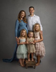 simply and classic family portraits