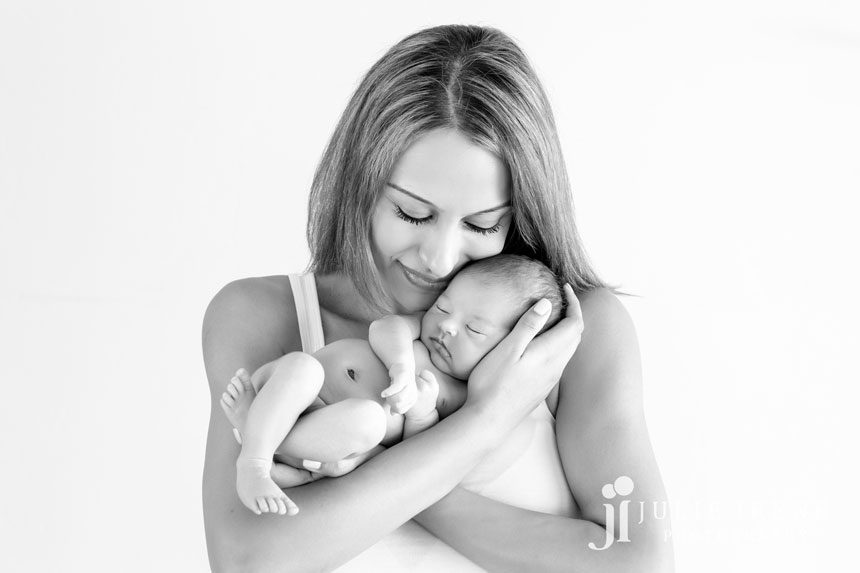 baby girl and mom newborn photography 