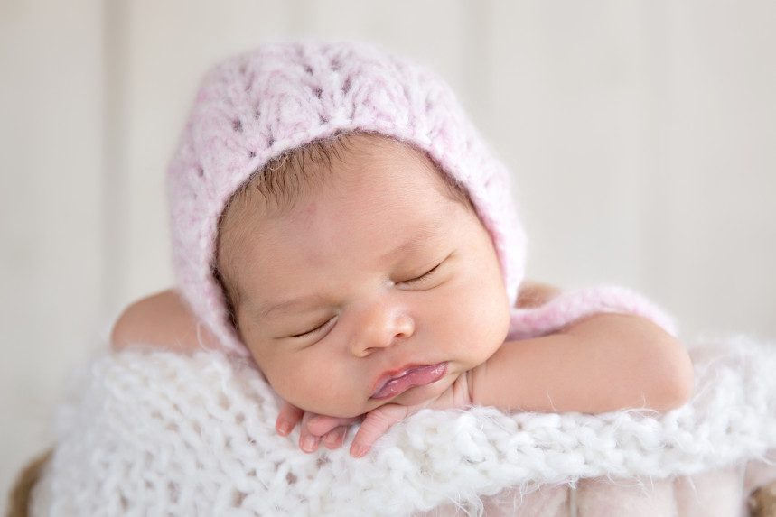 oc newborn baby photo pink bonnet knit