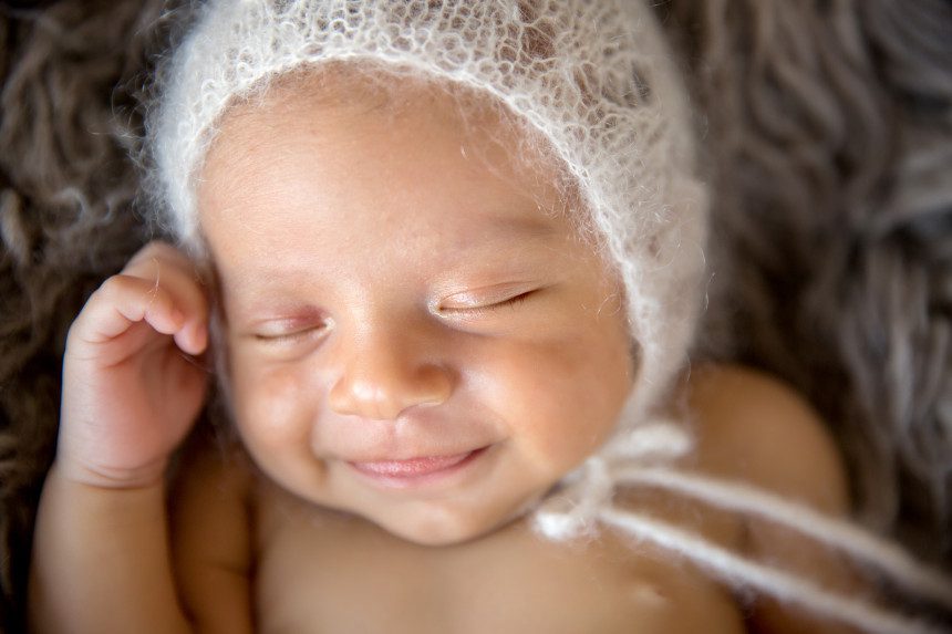 sweet smile newborn baby photo san clemente white knit hat