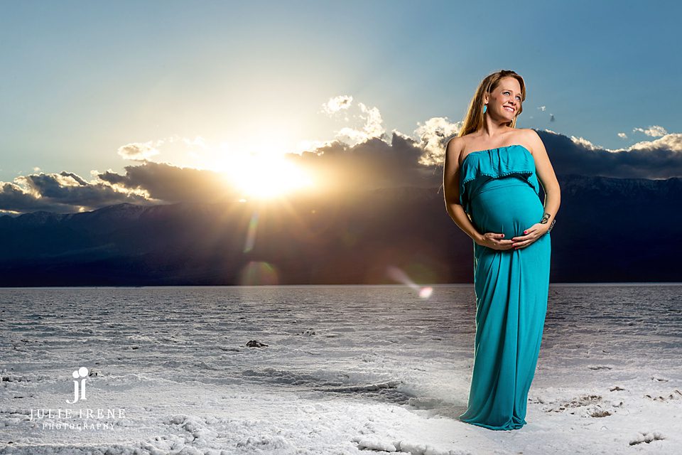 julie irene maternity photography in death valley salt fields