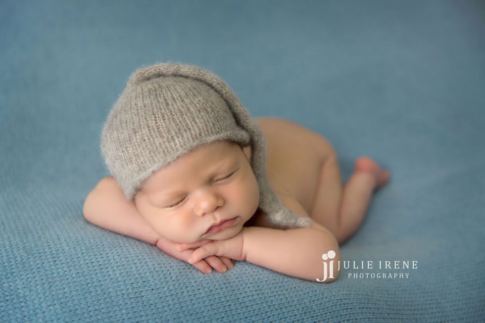 relaxed newborn photography julie irene