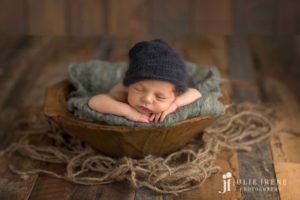 bowl prop newborn photographer julie irene