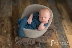 posing pod newborn photography julie irene