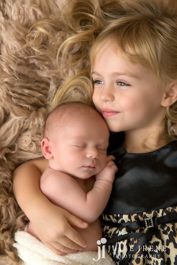 sweet sibling newborn photography julie irene