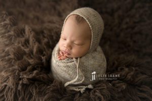 unique photos for newborn portraits