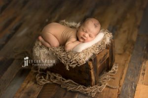 cute poses for baby pictures