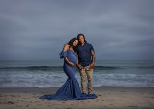 cloudy day maternity portrait at beach